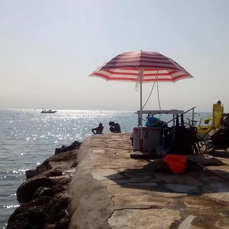 Angelina 70m From The Beach, Free Parking Apartment